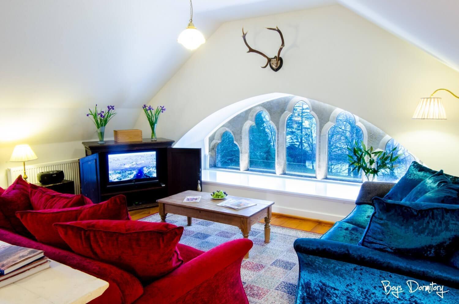 Boys Apartment *