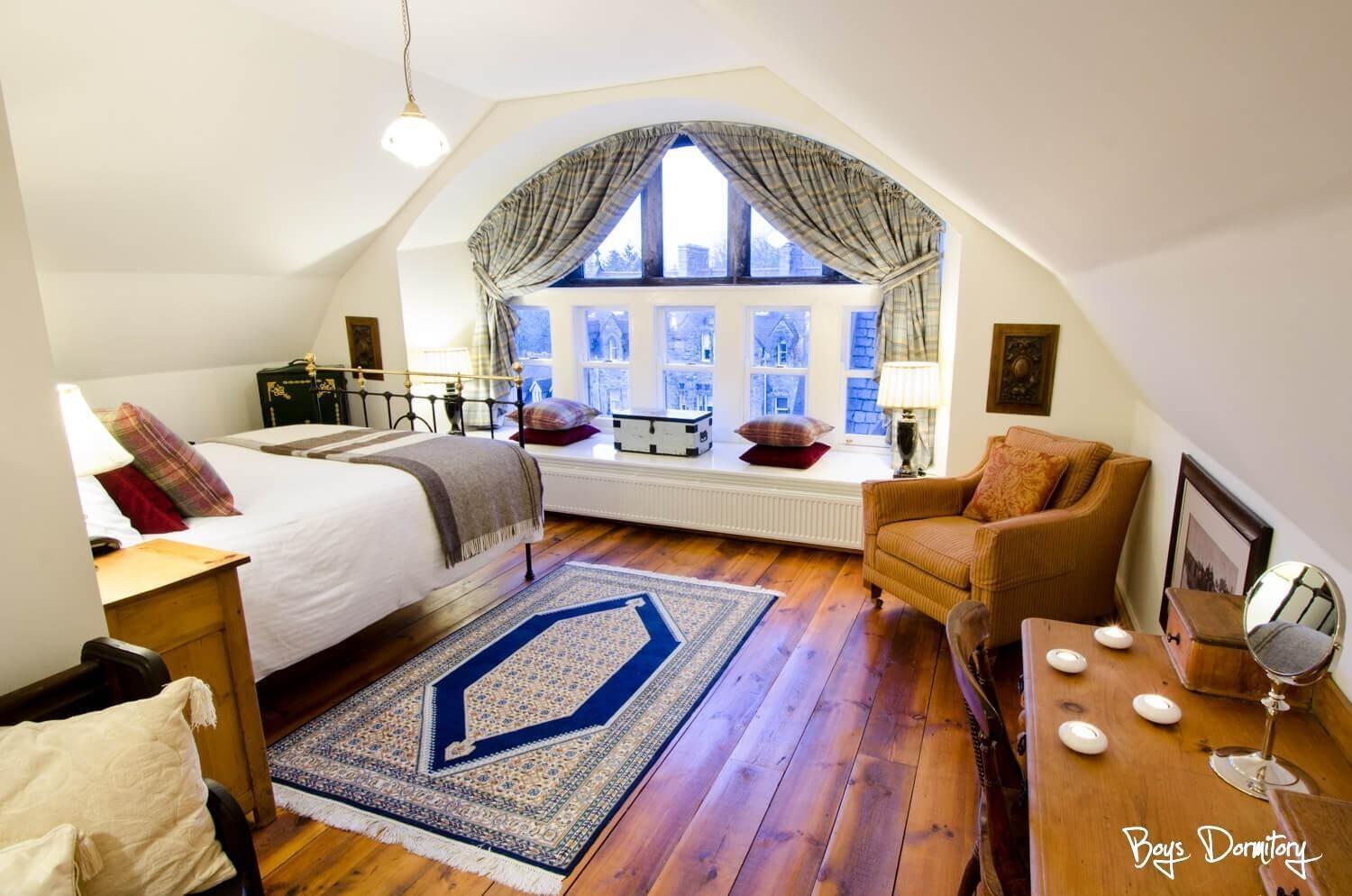 Boys Apartment